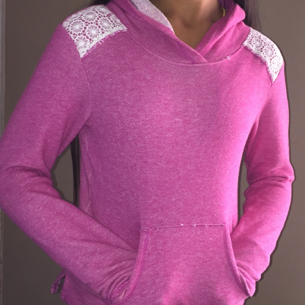 2 Sweaters - Picture 6 of 8